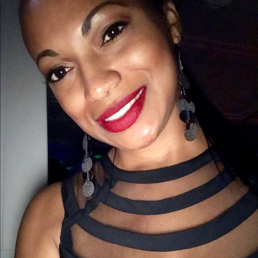 Meet your Posher, Latisha